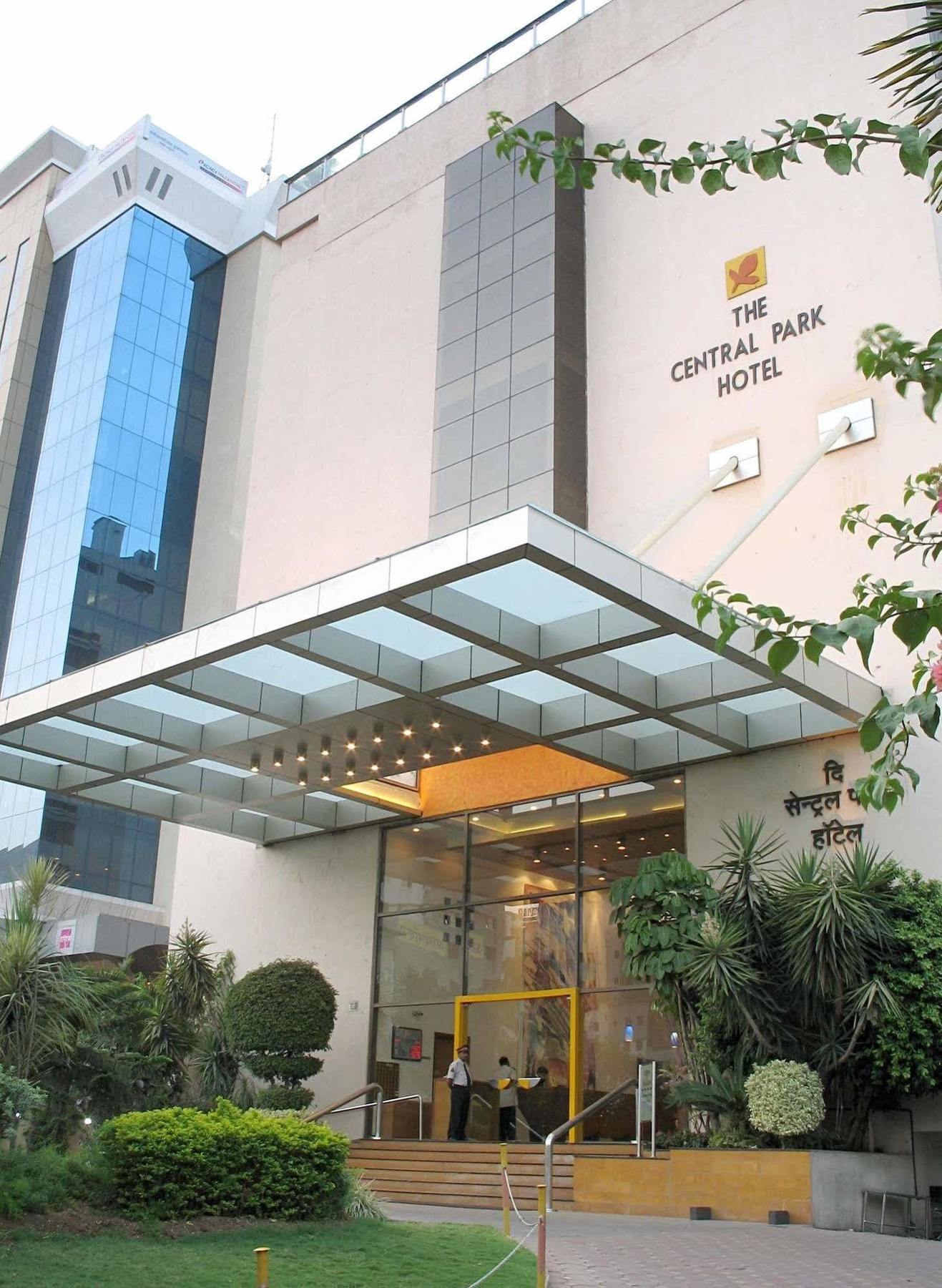 The Central Park Hotel Pune Exterior photo