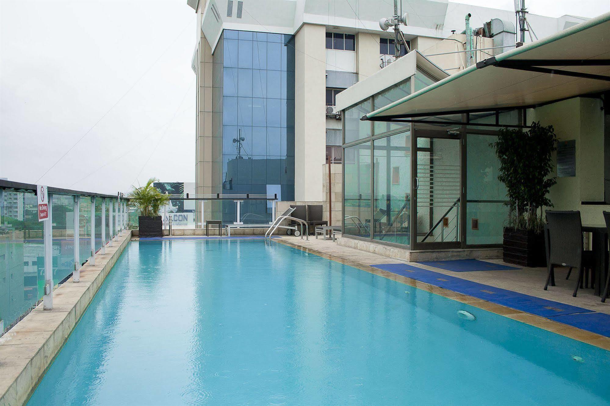 The Central Park Hotel Pune Exterior photo